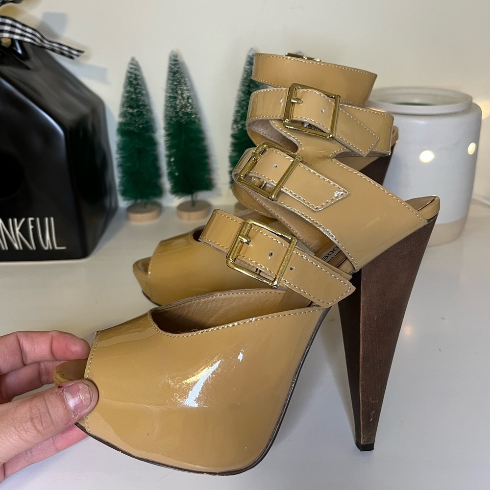 Steve Madden Ronson Sexy Three Strap Heels - Picture 2 of 7